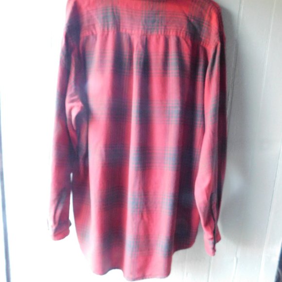 🎨 Oversized Artist Flannel Shirt - Picture 6 of 11